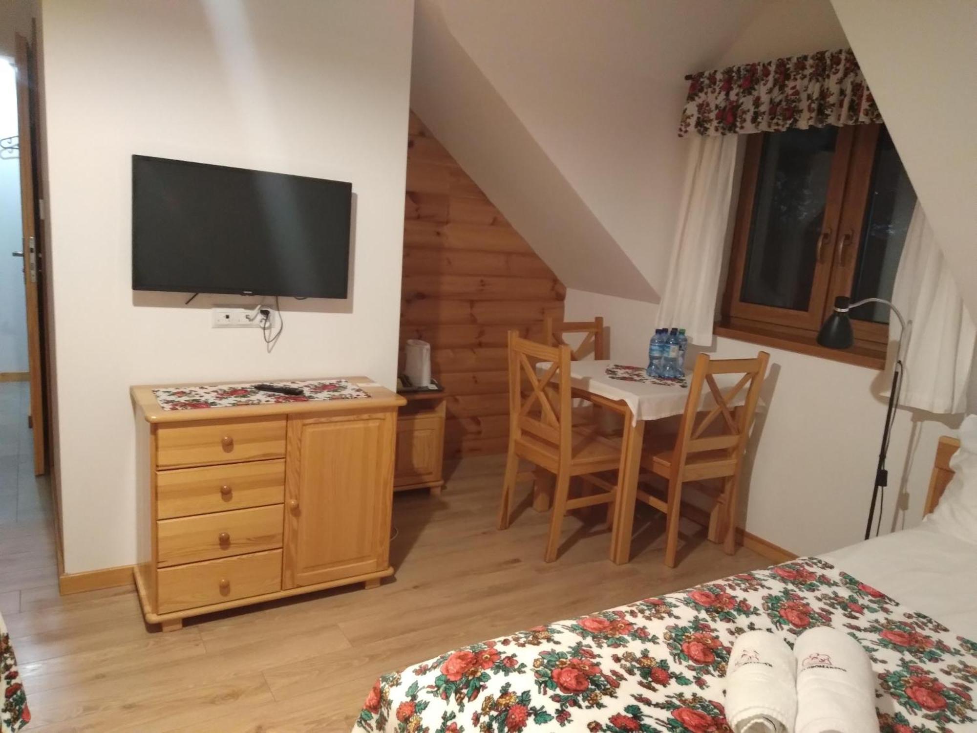 Ostoja Gromadzyn Apartment Ustrzyki Dolne Bagian luar foto