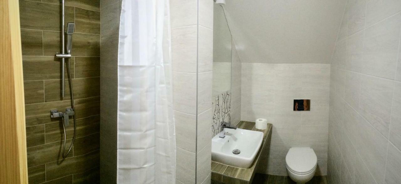 Ostoja Gromadzyn Apartment Ustrzyki Dolne Bagian luar foto